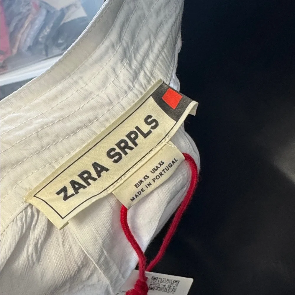 Zara Asymmetric neckline with wide strap and off-the-shoulder design Size XS - Picture 10 of 15